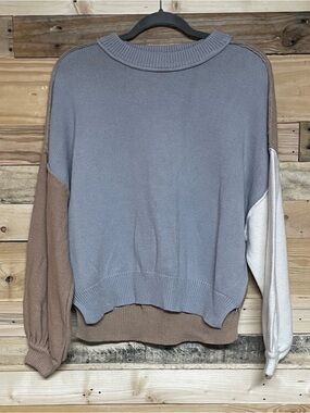 Blu Pepper size Medium/Large Crewneck Soft Sweater in Gray, Brown, and Cream